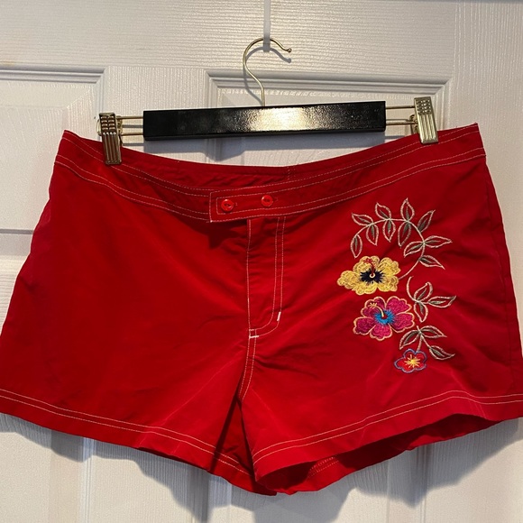 dELiA*s | Embroidered shorts - Picture 1 of 9